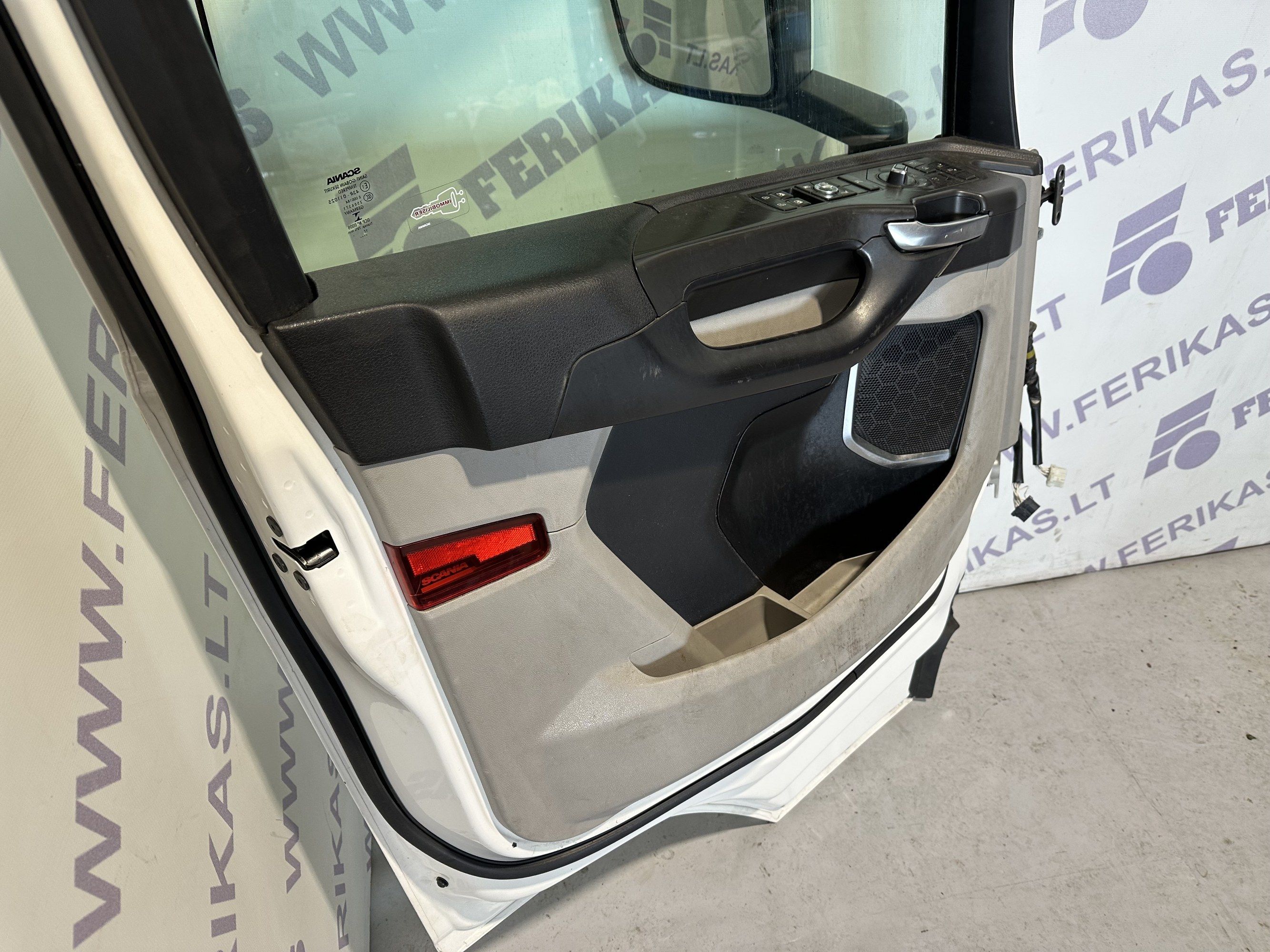 Scania R doors L.H