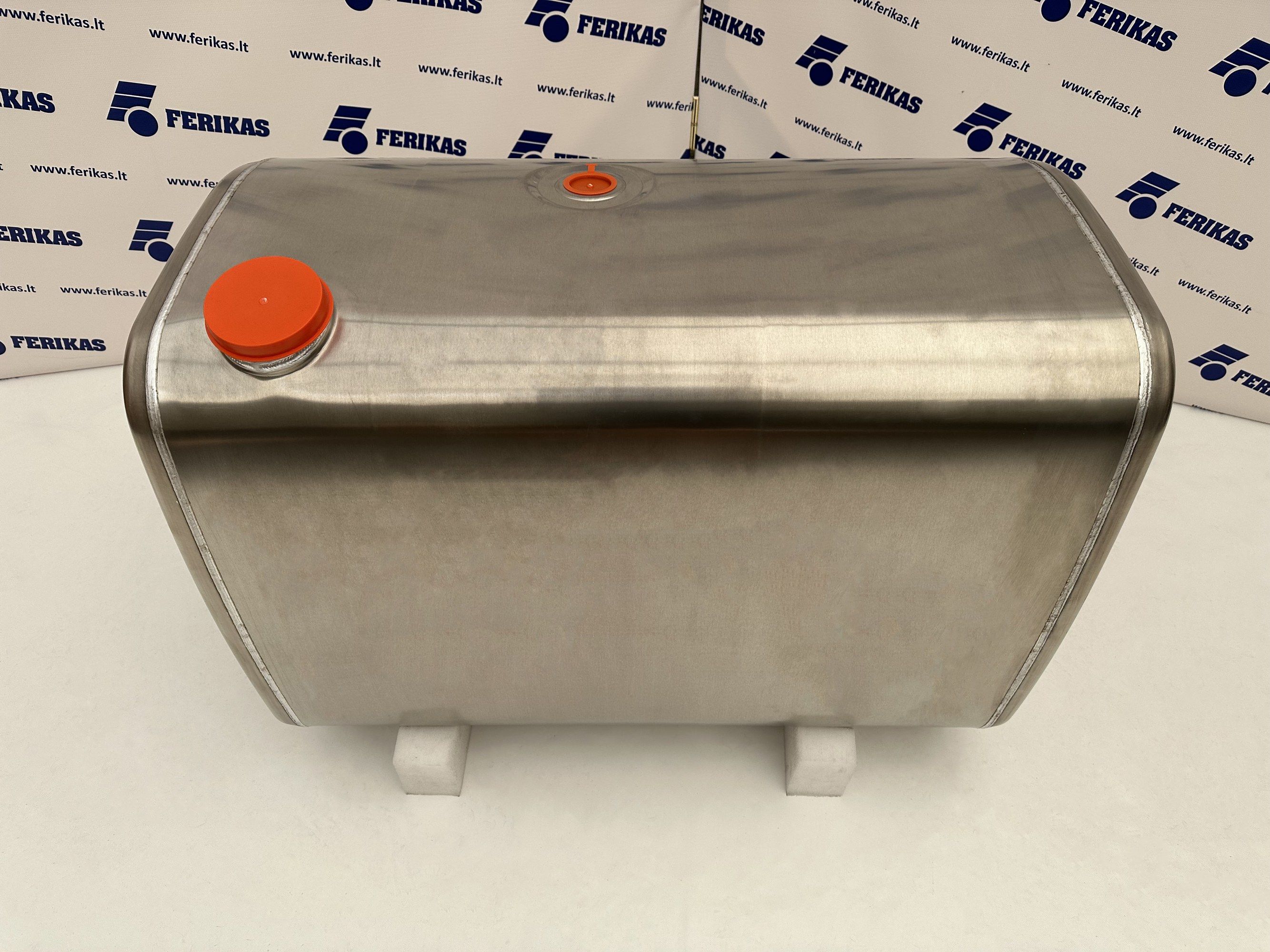 Fuel tank Volvo / Renault 400L 710x690x1030 | UAB 