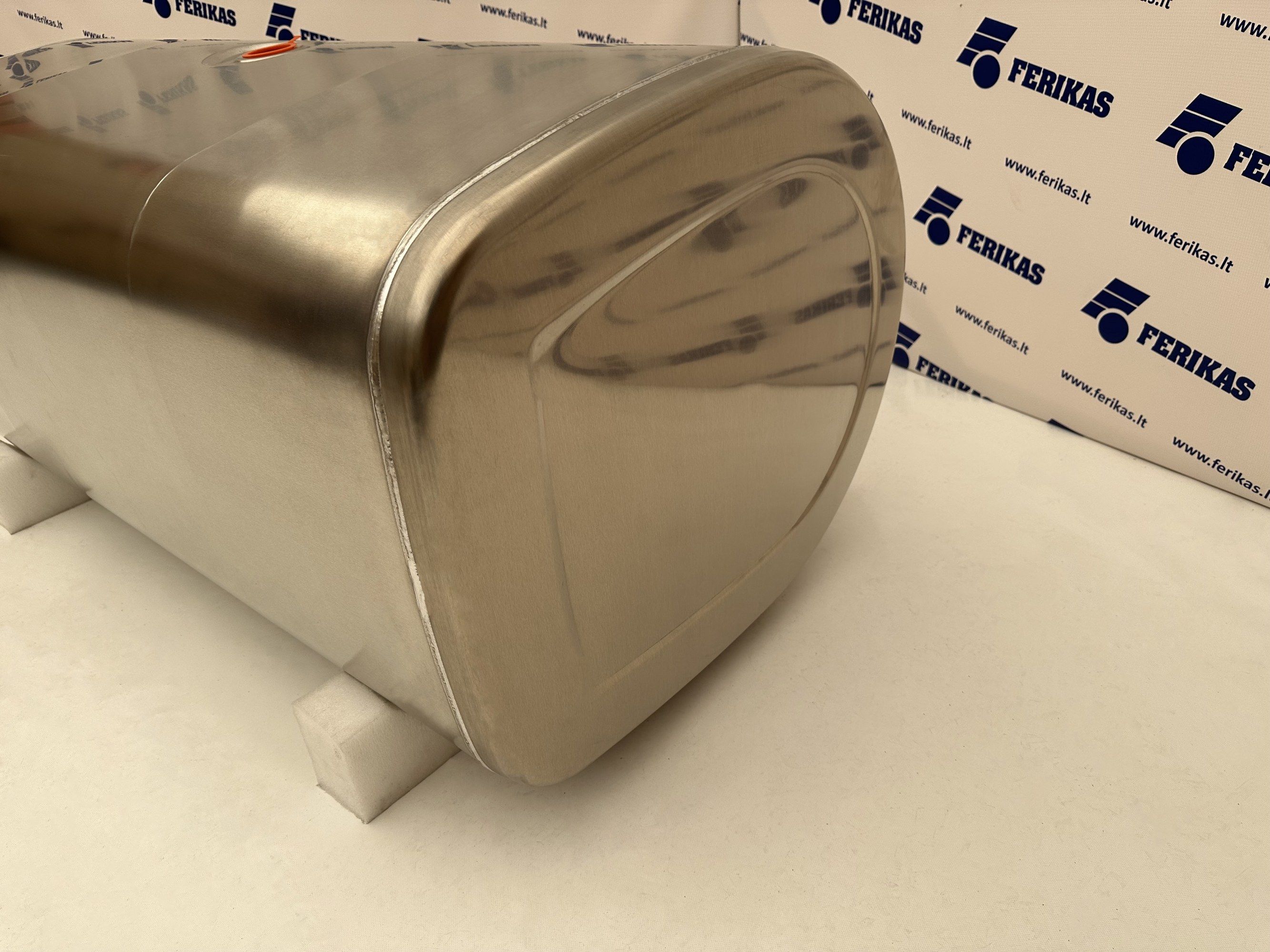 Fuel tank Volvo / Renault 410L 560x675x1330 | UAB 