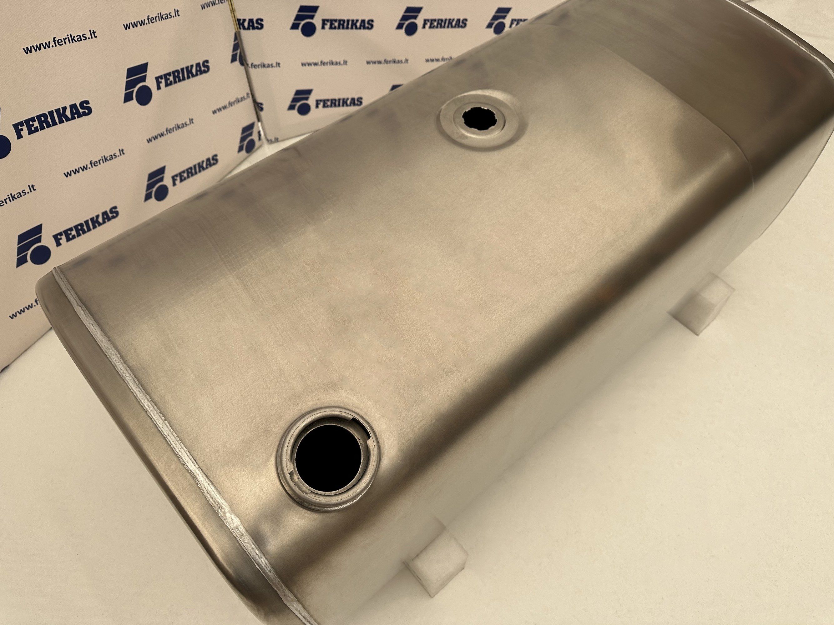 Fuel tank Volvo / Renault 410L 560x675x1330 | UAB 