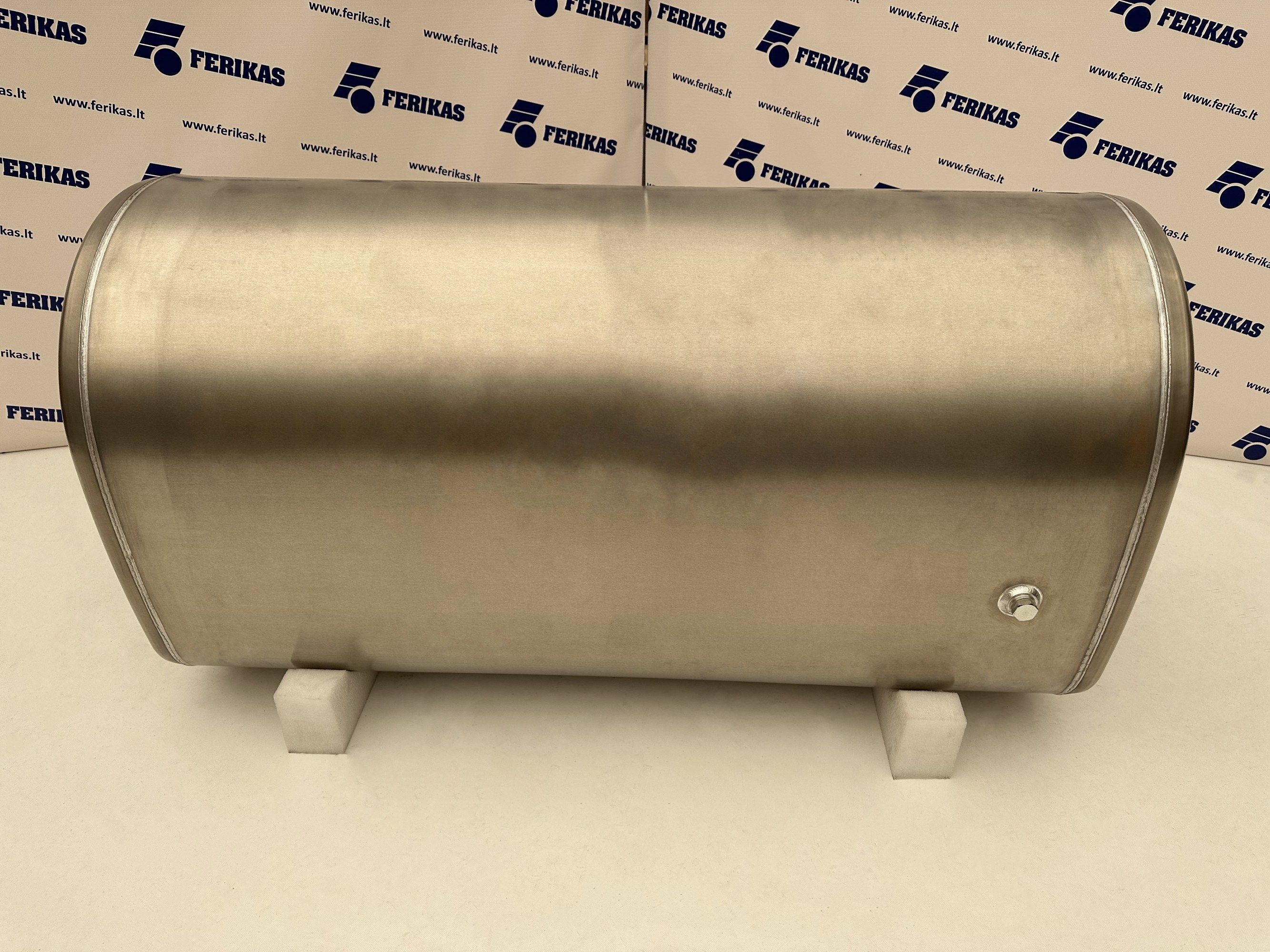 Fuel tank Volvo / Renault 410L 560x675x1330 | UAB 