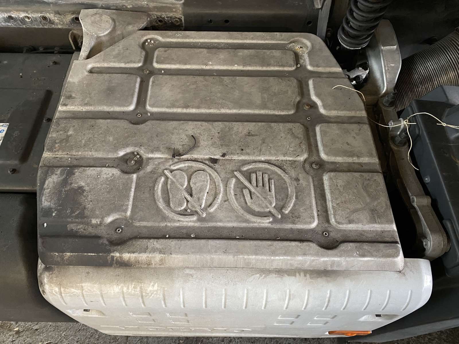 Volvo FM EURO 6 selective catalyst reduction silencer