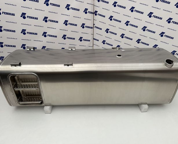 Fuel tank DAF 995L 700x700x2270 with steps